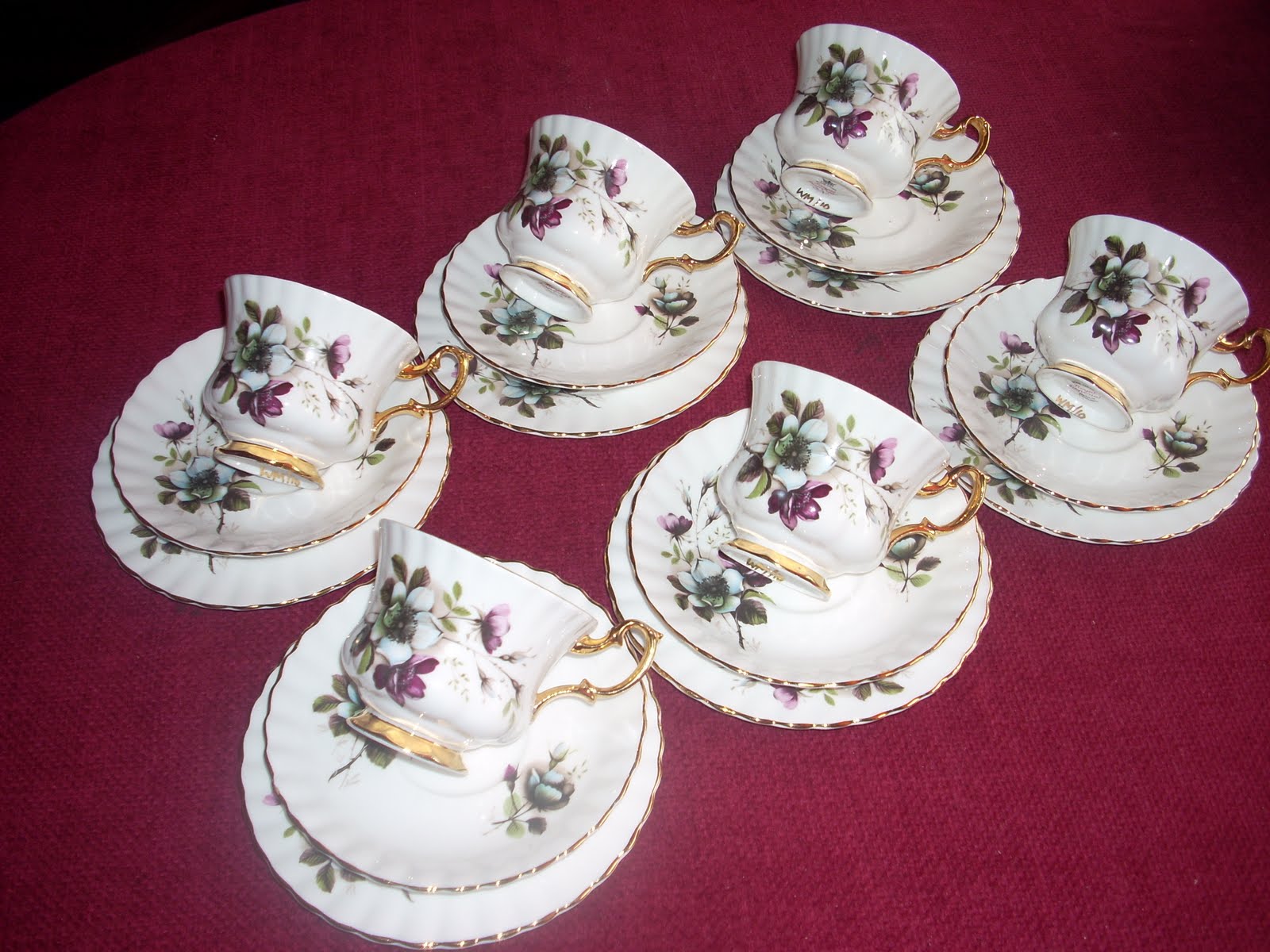 KoleksiBarangUK Royal Imperial Bone China England Tea Set 18 pieces(SOLD)