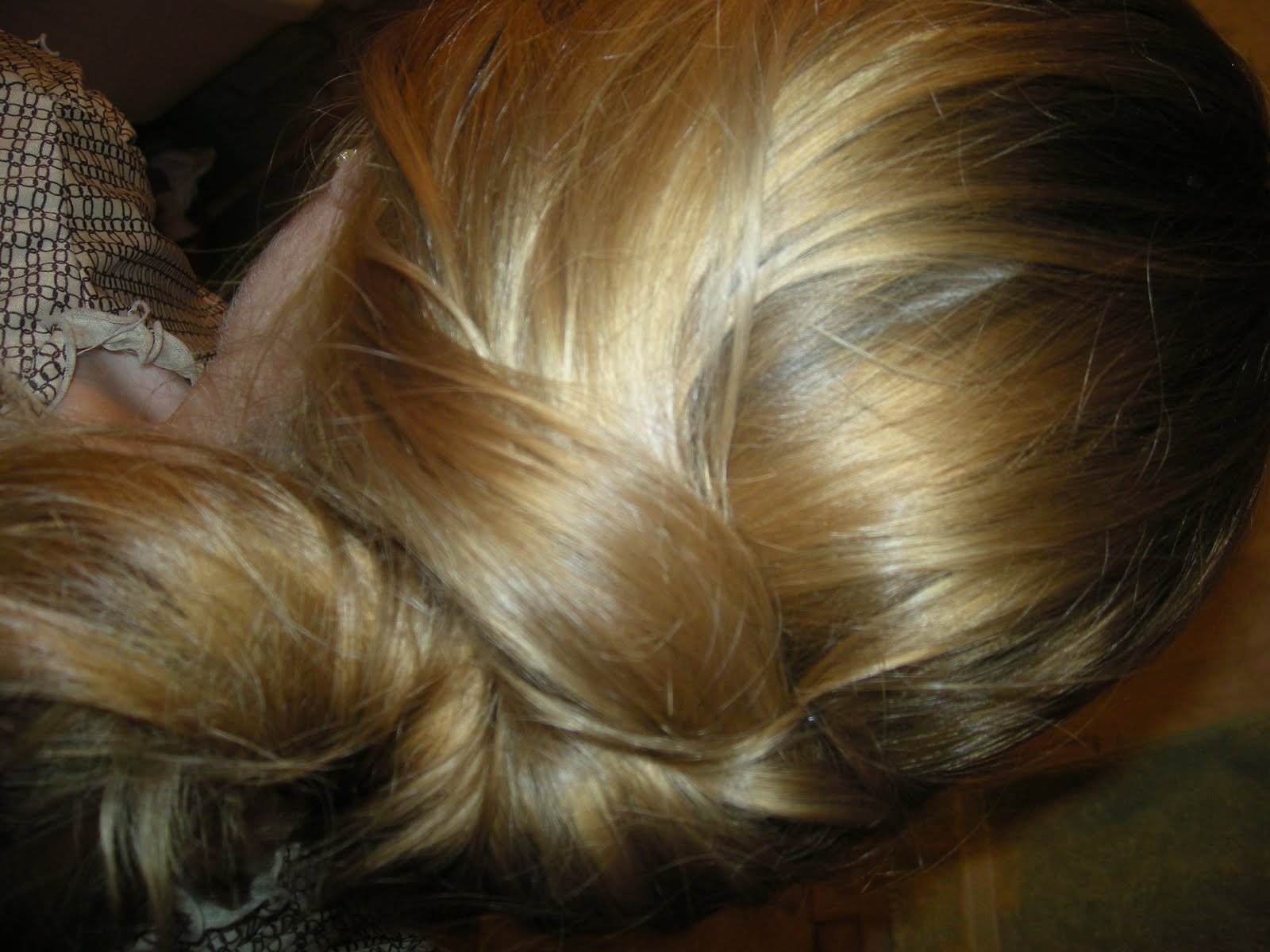[ponytail+2.JPG]