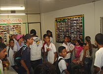 Estudantes visitam Casa de Cultura  no Prédio da prefeitura municipal.