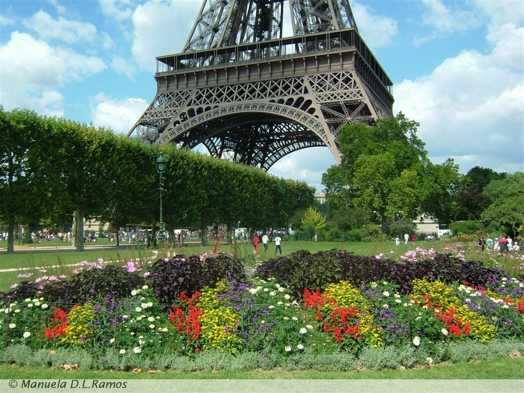 [Eiffel-2005-08+(3).jpg]