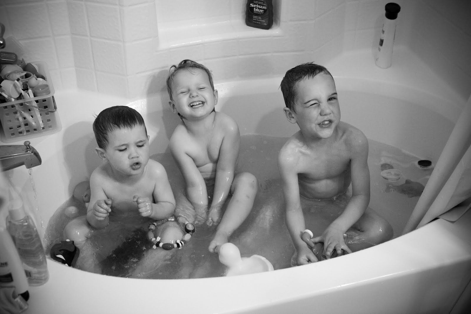 New videos boys. Dima0700 Bath brother. Мальчик. Bath. Time. Kids Bath с мужиком.