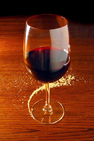 [verre-de-vin-et-traces-de-repas.jpg]