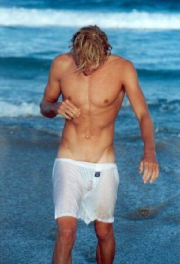 [TubeSteakSurferboxers2.jpg]