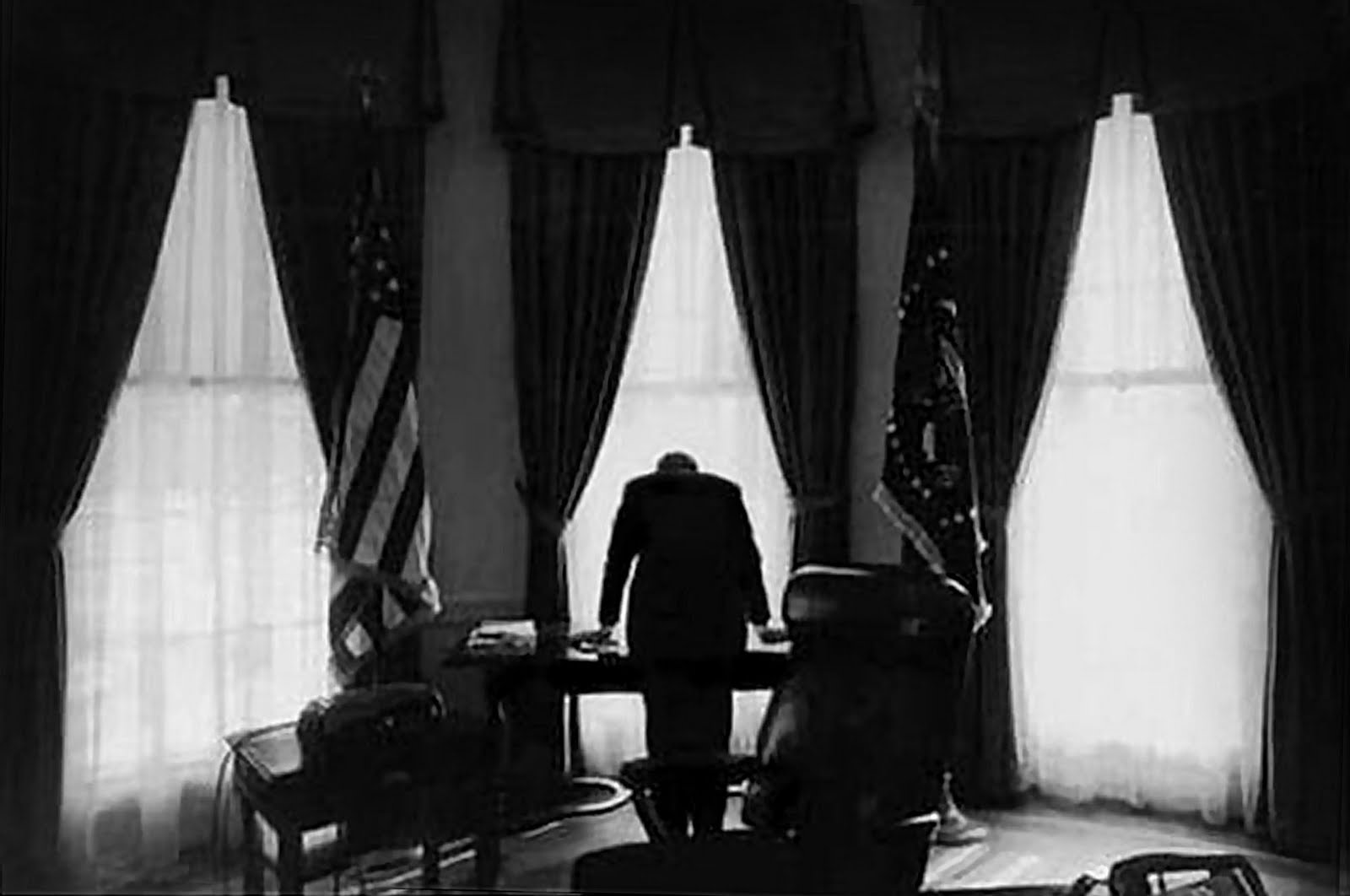 [JFK-Cuban-Missle-Crisis-02.jpg]