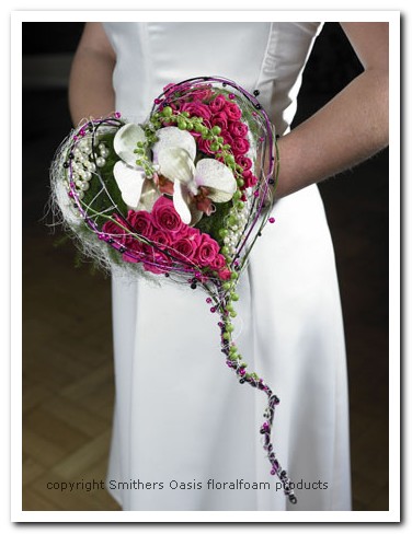 Verbazingwekkend Bruidsboeket en corsage maken: Bruidsboeket hart hartvorm bridy OE-79