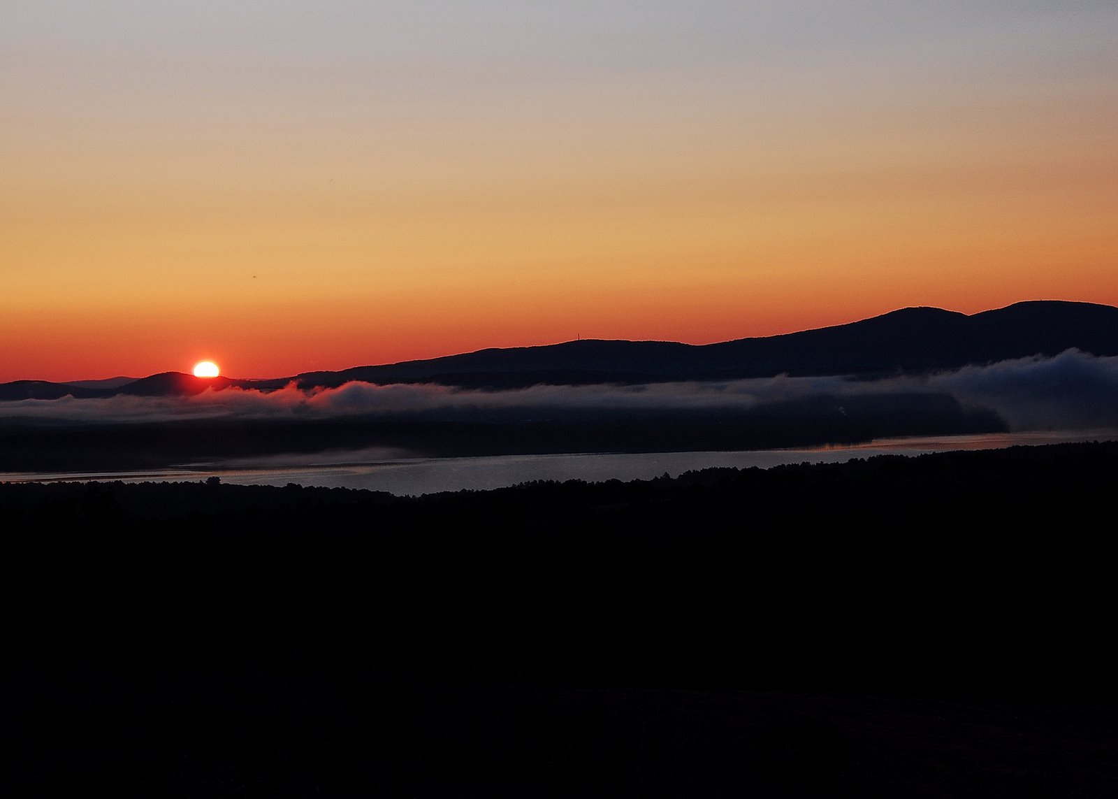 [DSC_005500019-3-08+Sunrise+No.+2.JPG]