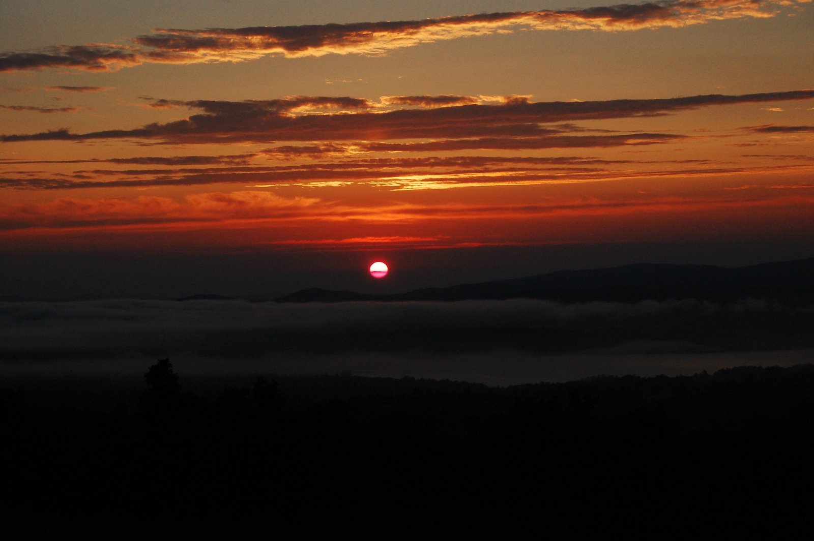 [DSC_013700019-4-08+Sunrise+No+2.JPG]