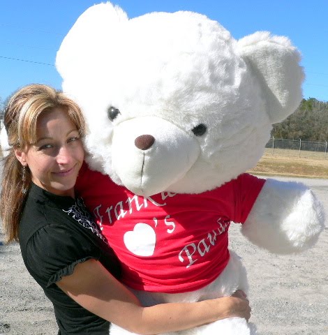 Huge Teddy Bear on Facebook Labels Cute Teddy Bear Pictures Cute Teddy Bears Sneak A Kiss