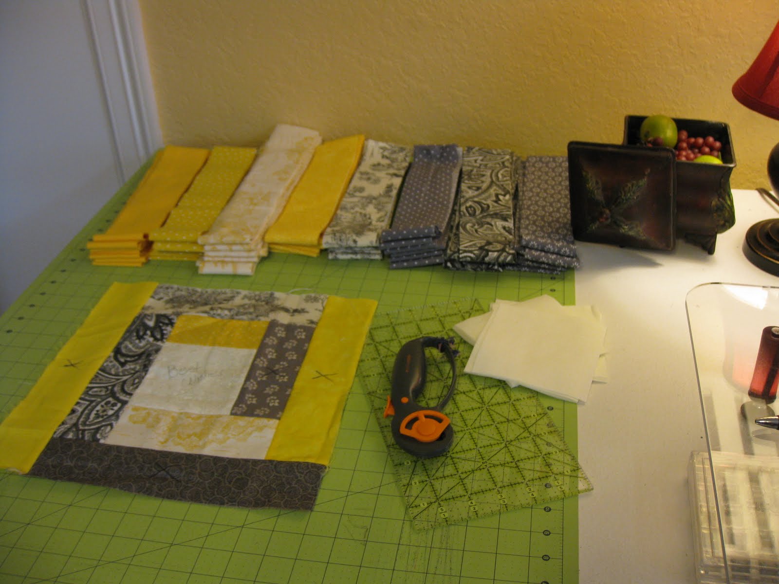 Millie's Quilting Go Cutter Winner + Log Cabin Quilt