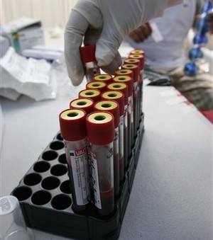 [091229082554resized_blood_vials.jpg]