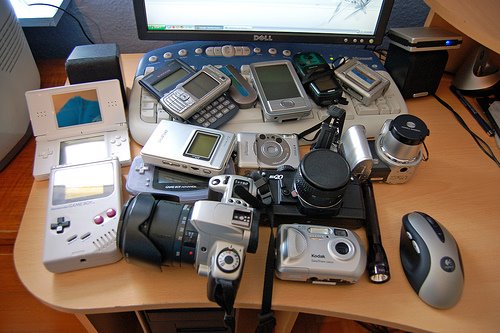 [too_many_gadgets.jpg]