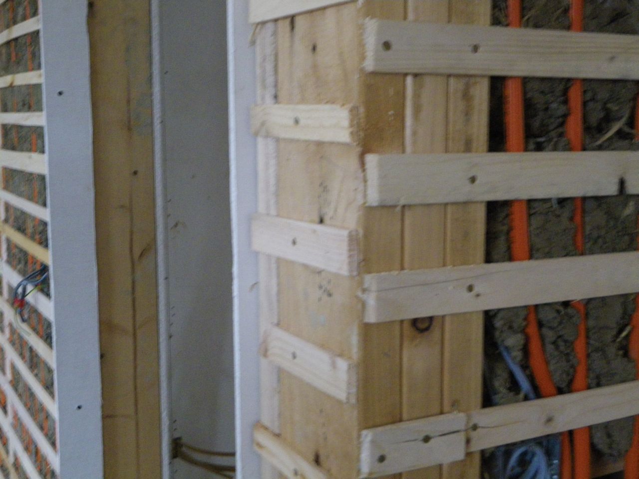 5253 Build Preparing Cob Walls for Plaster