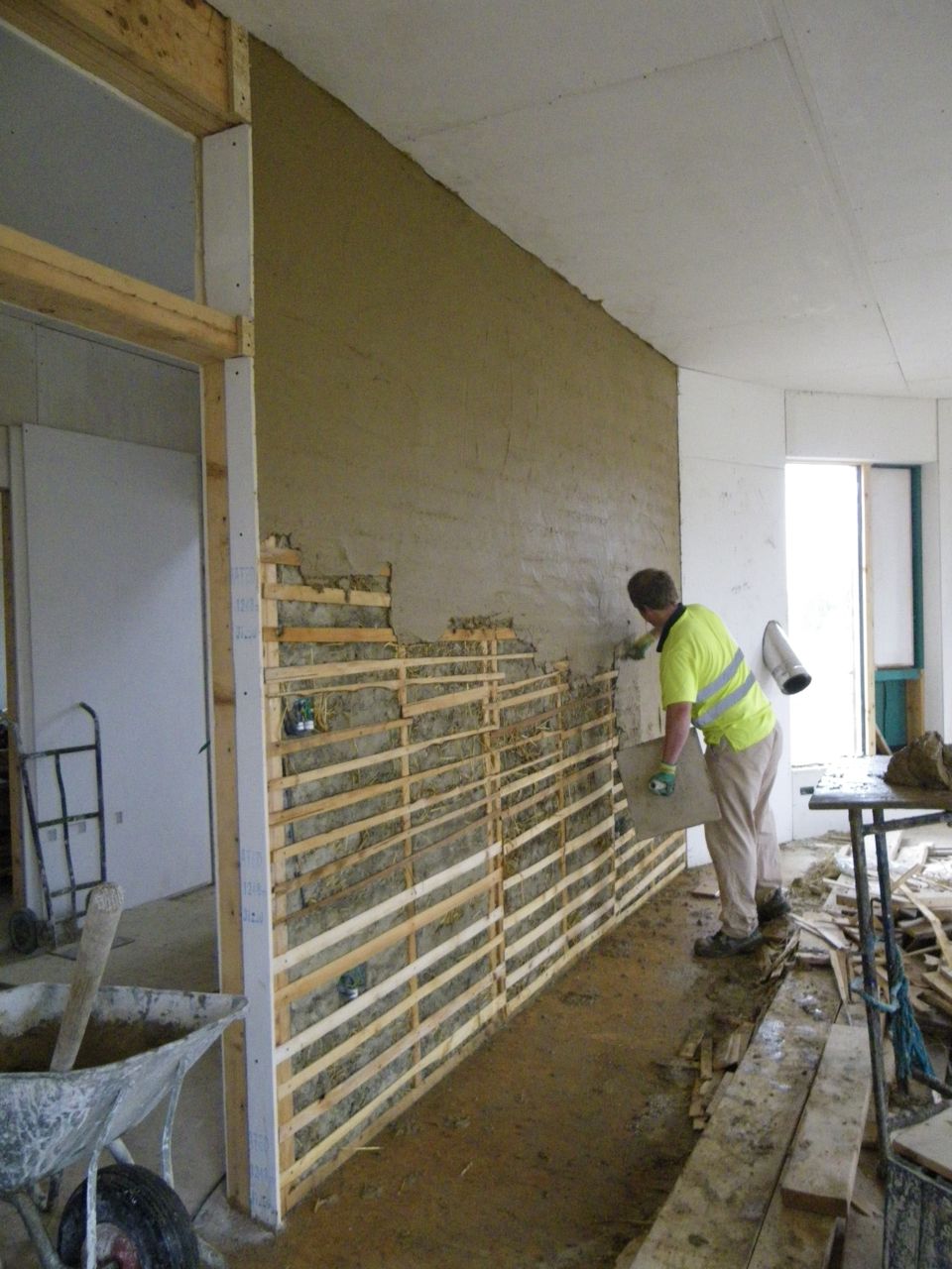 5253 Build Plastering Cob Walls