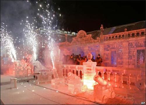 incredible buildings made of ice  photo