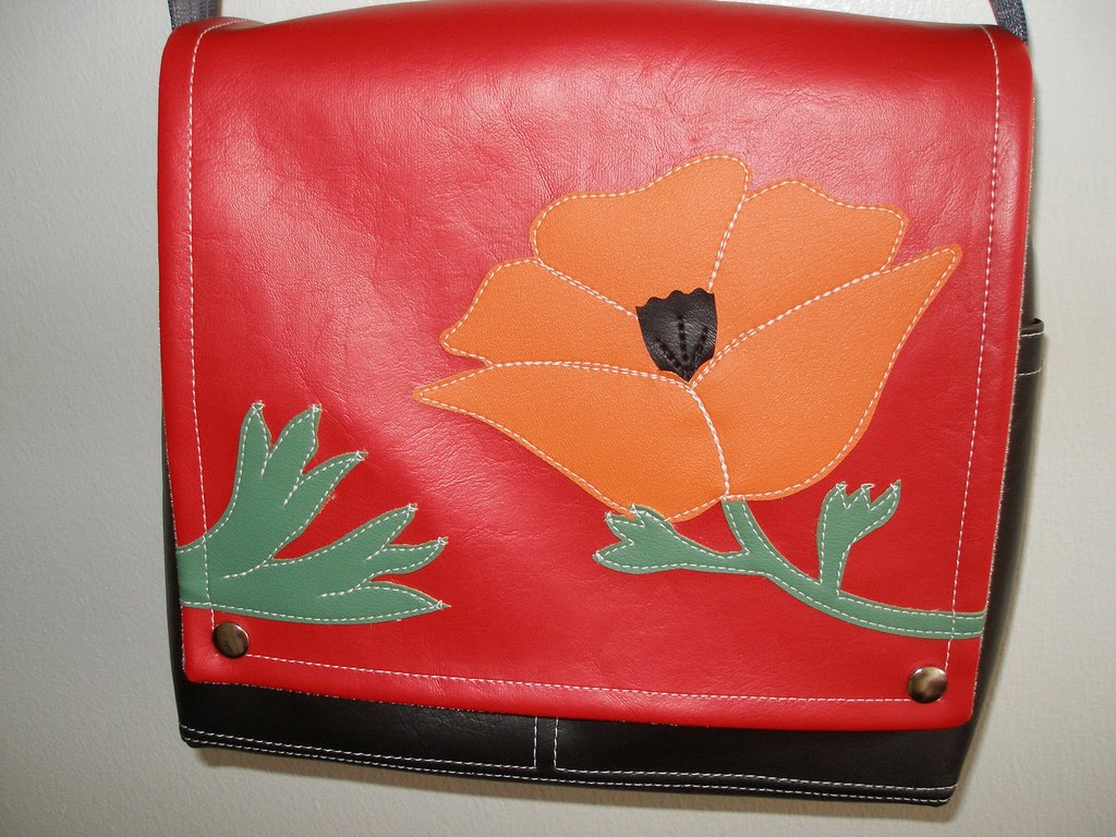 Show Me Your Queen Bee (Creations)! Poppy Truckette