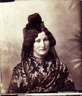 Mujer de Candelario con traje de Candelaria