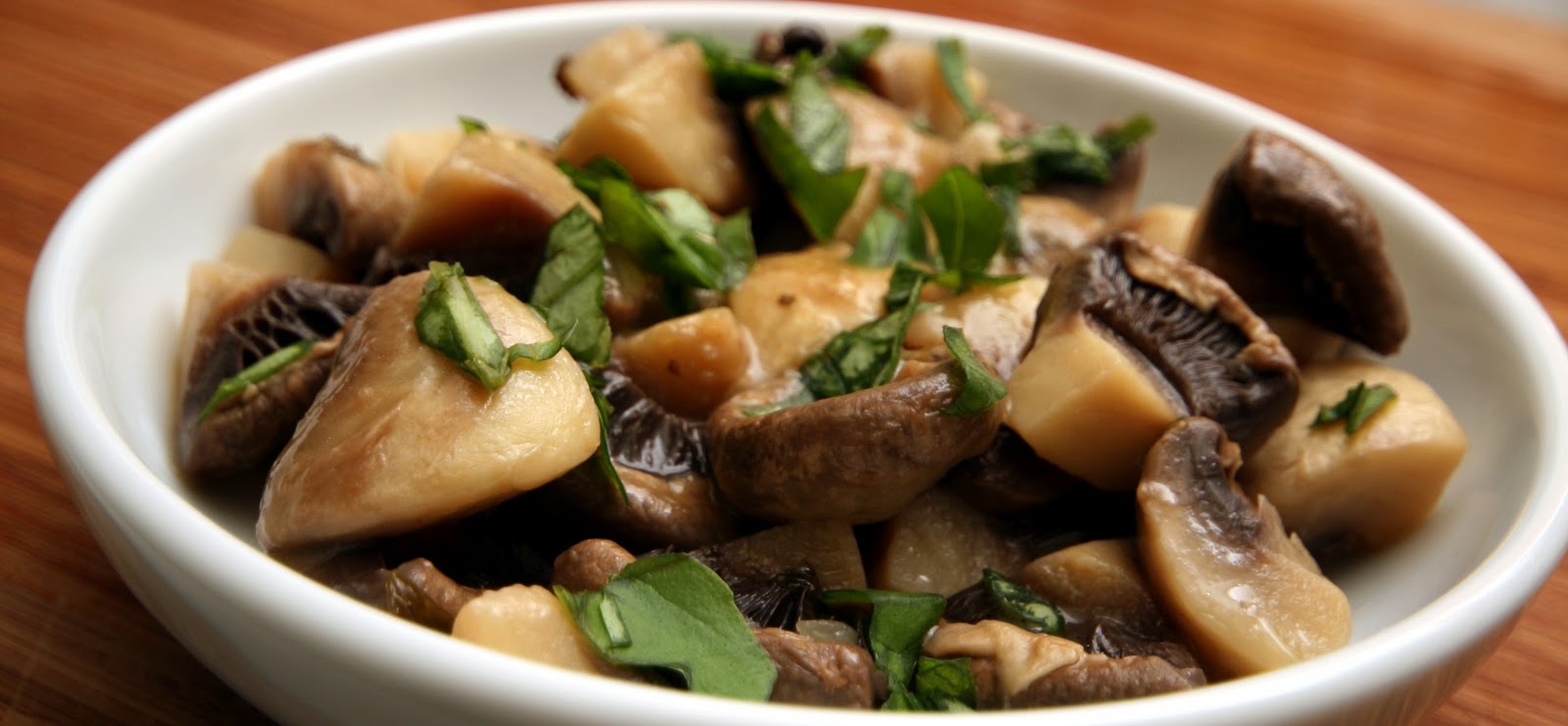 The Fat Expat Mushrooms á la Grecque