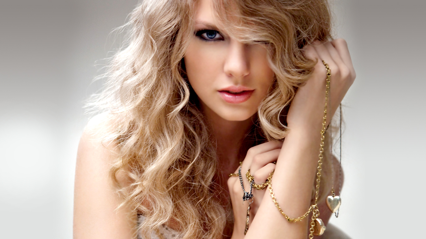 Taylor Swift ~ CelebDesktop