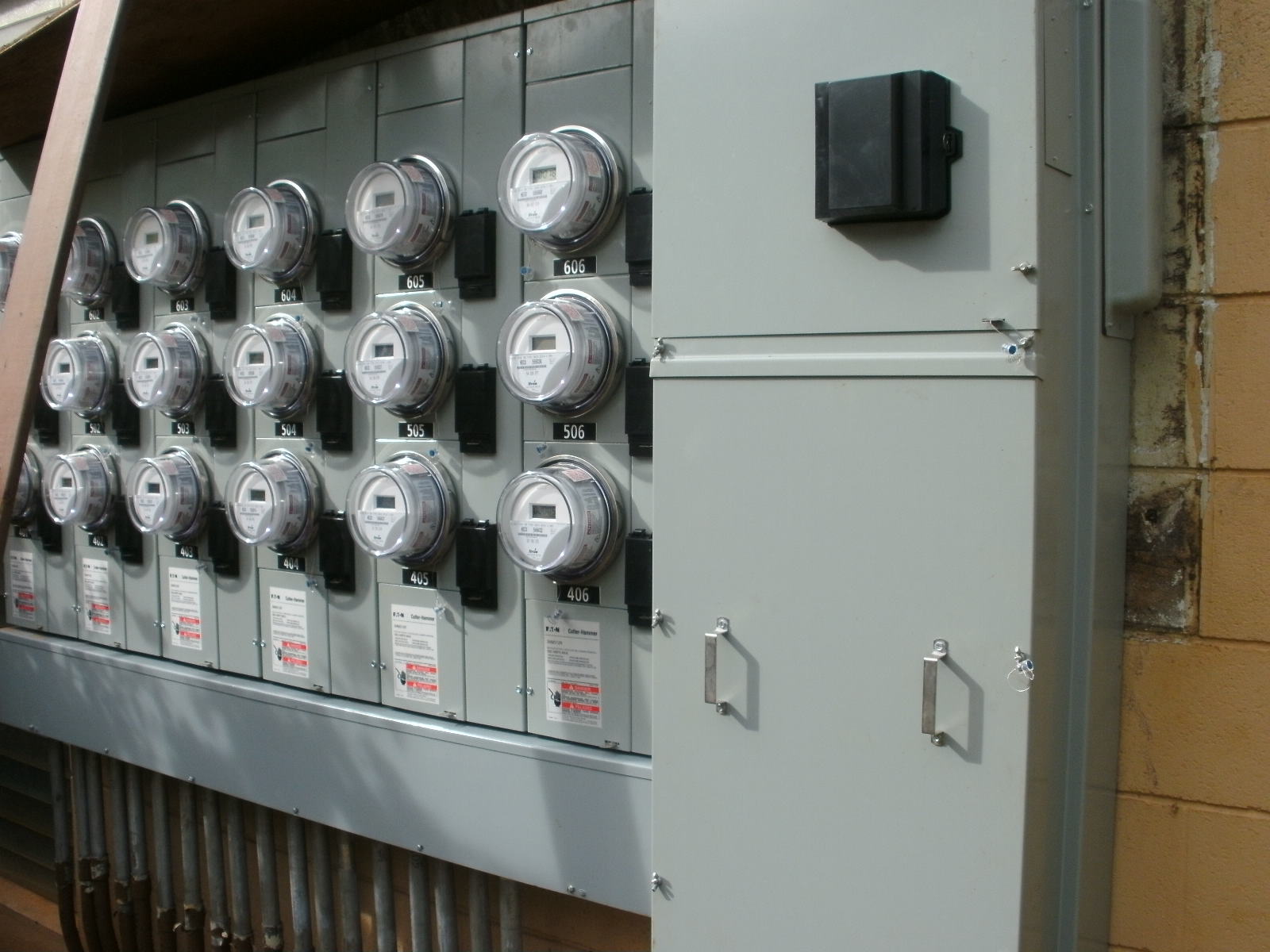 Haleiwa Surf Condos: Electrical Panel Boxes