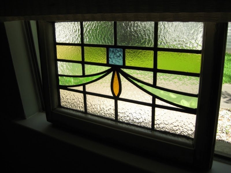 I can totally make that Vintage Monday Stained glass window frame