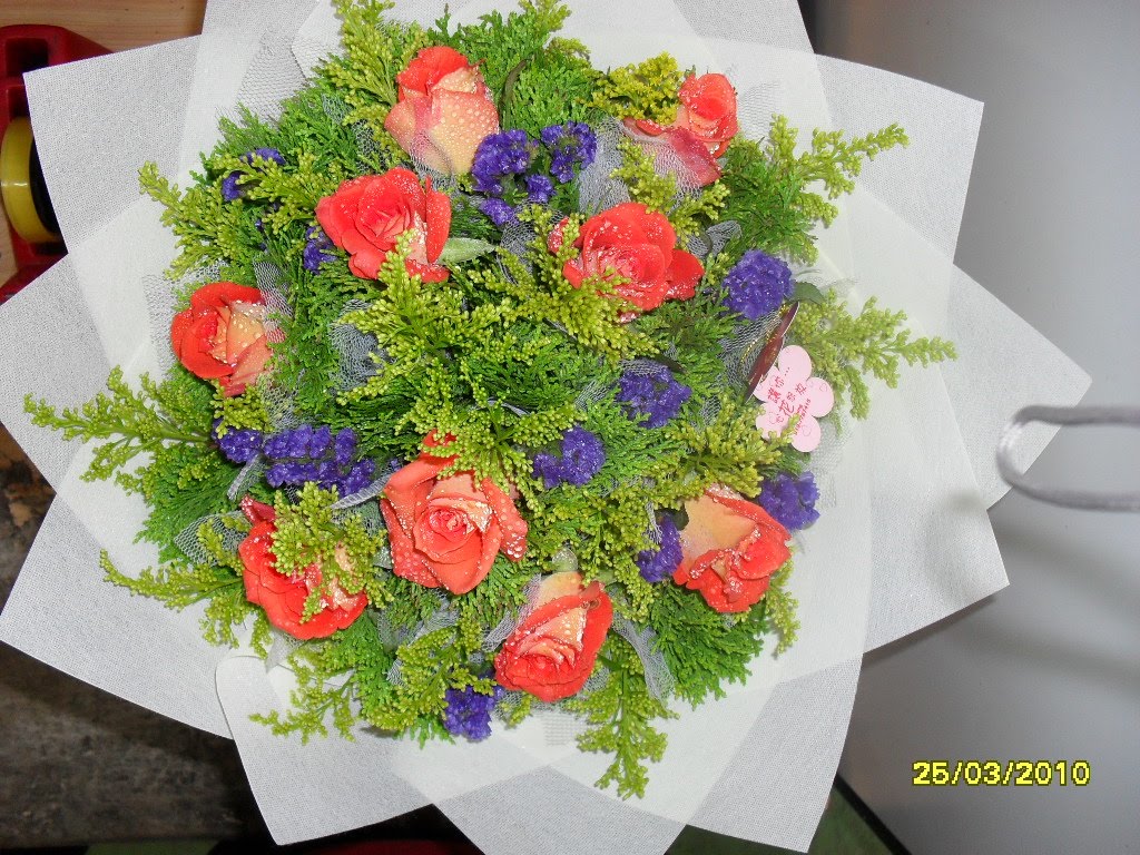 峇株美异花店与礼品中心 您的邻里花店，让花为您传情达意 Bee Florist, Your Local Florist in Batu