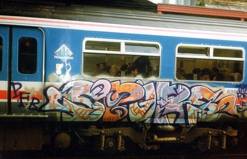 [london_train_graffiti_025.jpg]
