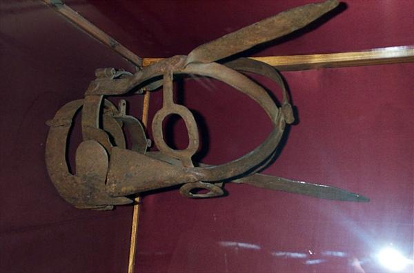 [Instruments_of_Torture_05.jpg]
