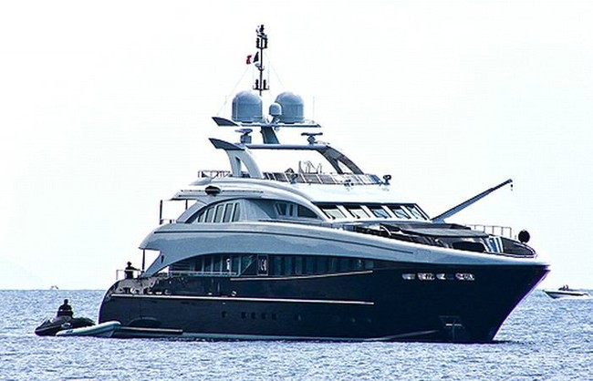 [luxury-boat-12.JPG]