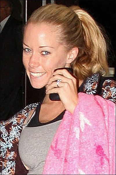 [Celebrities_Without_Makeup_21.jpg]