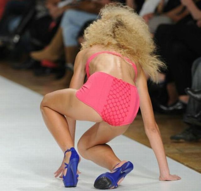 Justdebe: Catwalk Fails When Models Fall Justdebe: Catwalk Fails When Models Fall