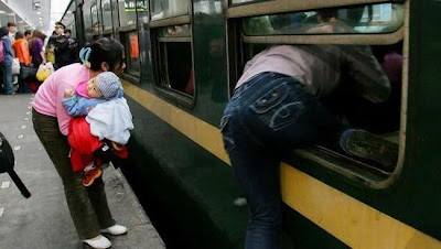 crowded train stations in china 21 Inilah Antrian Terpanjang di Dunia !