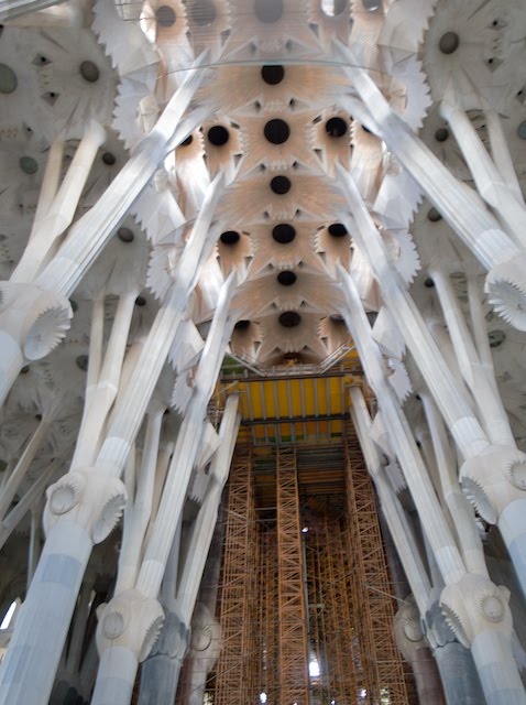 [Gaudi's+church.jpg]
