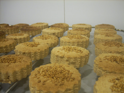 Mantecados de canela y ajonjolí
