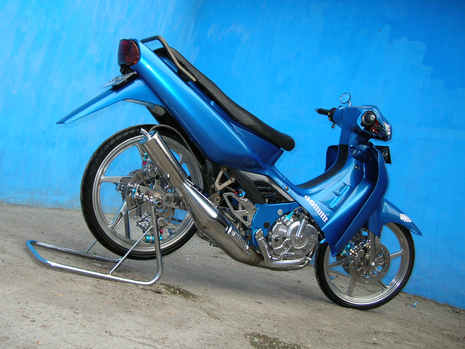 Modif Suzuki Satria Blue Color Airbrush Motor Modif Contest