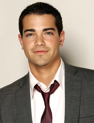 Jesse Metcalfe Short Hairstyle An advantage of this type of hairstyle is easy to take care of. Little or no real effort goes into the hair.