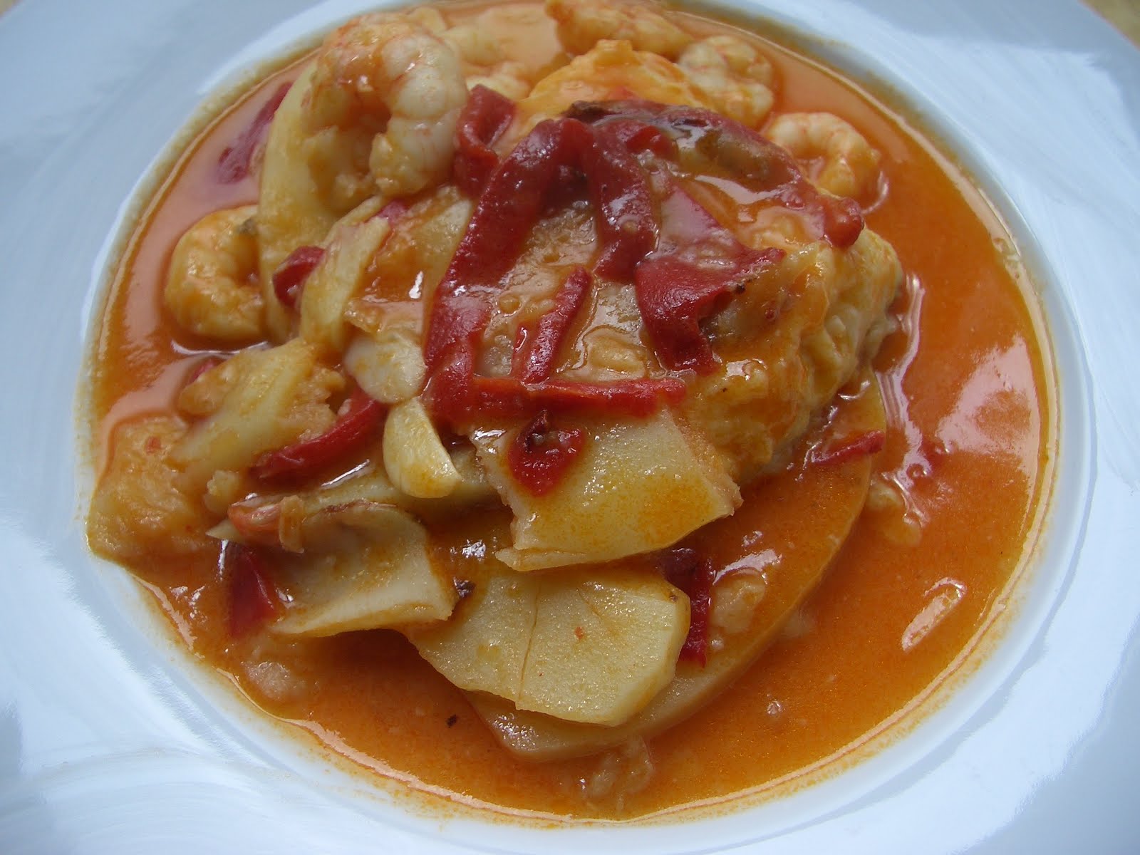 Charo y su Cocina BACALAO EN SALSA DE TOMATE Y PIQUILLOS (FC)