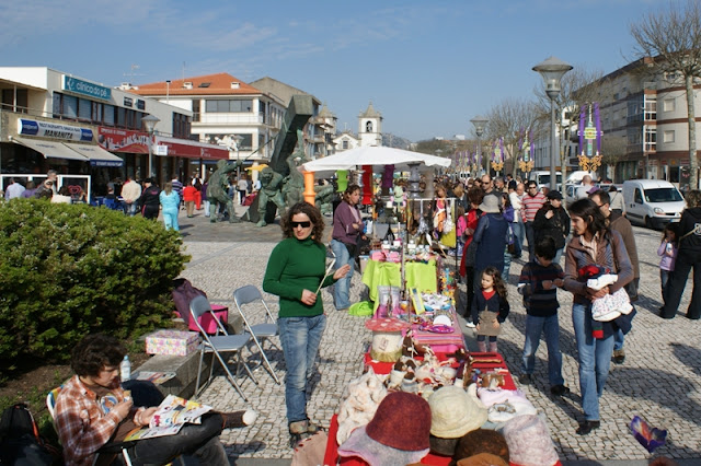 ESPOSENDE E O SEU CONCELHO : Feira de Artesanato de Natal anima Largo ...