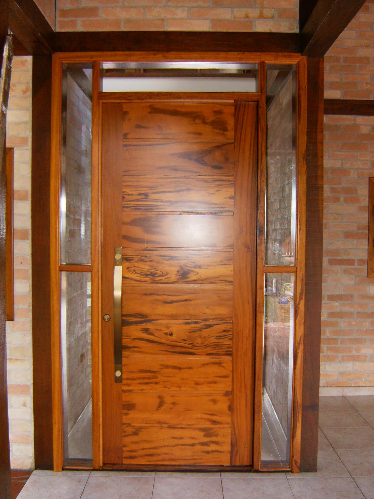 JOIA MADEIRAS: PORTA DE MADEIRA MACIÇA MUIRACATIARA