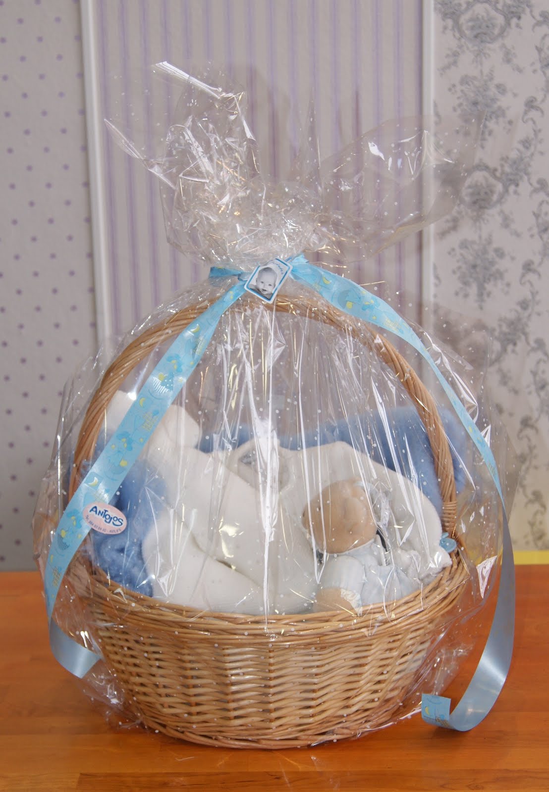ANTOJOS BEBE Cestas de regalo para nacimientos en ANTOJOS