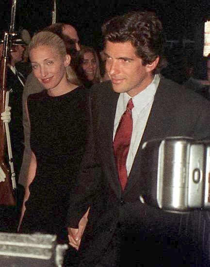 Carolyn Bessette Kennedy Blog: John and carolyn out in the Summer on ...