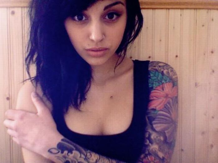 Hot Fresh Pics: Hot Babes With Tattoos(02)