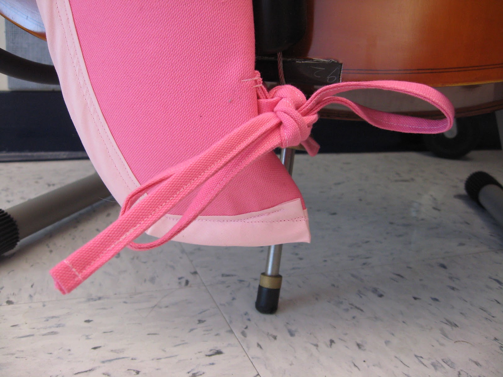 Sewing with Strings Make A Bass Bow Quiver