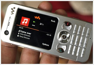 Sony Ericsson launches W890i walkman phone