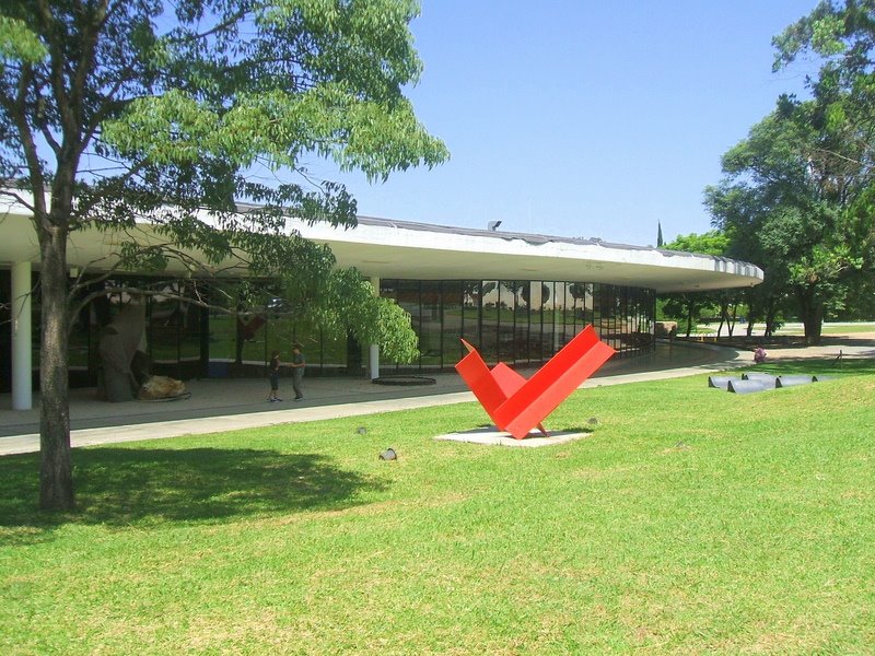 [Museu_de_Arte_Moderna,_São_Paulo_-_Fachada.jpg]