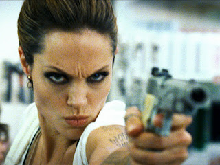 Angelina Jolie Holding Gun Wanted Movie HD Wallpaper
