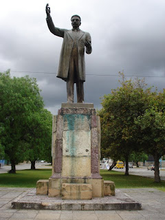Monumentos de la Av. Solano Rafael María Arízaga