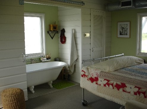 Arquitectura de Casas: Casa de granjero con cubiertas de metal en Dallas.