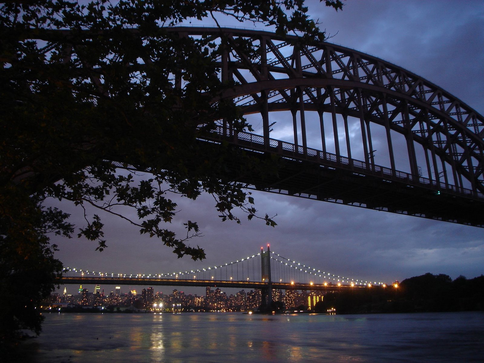 [Astoria-DitmarsNightShots10-1-full.jpg]