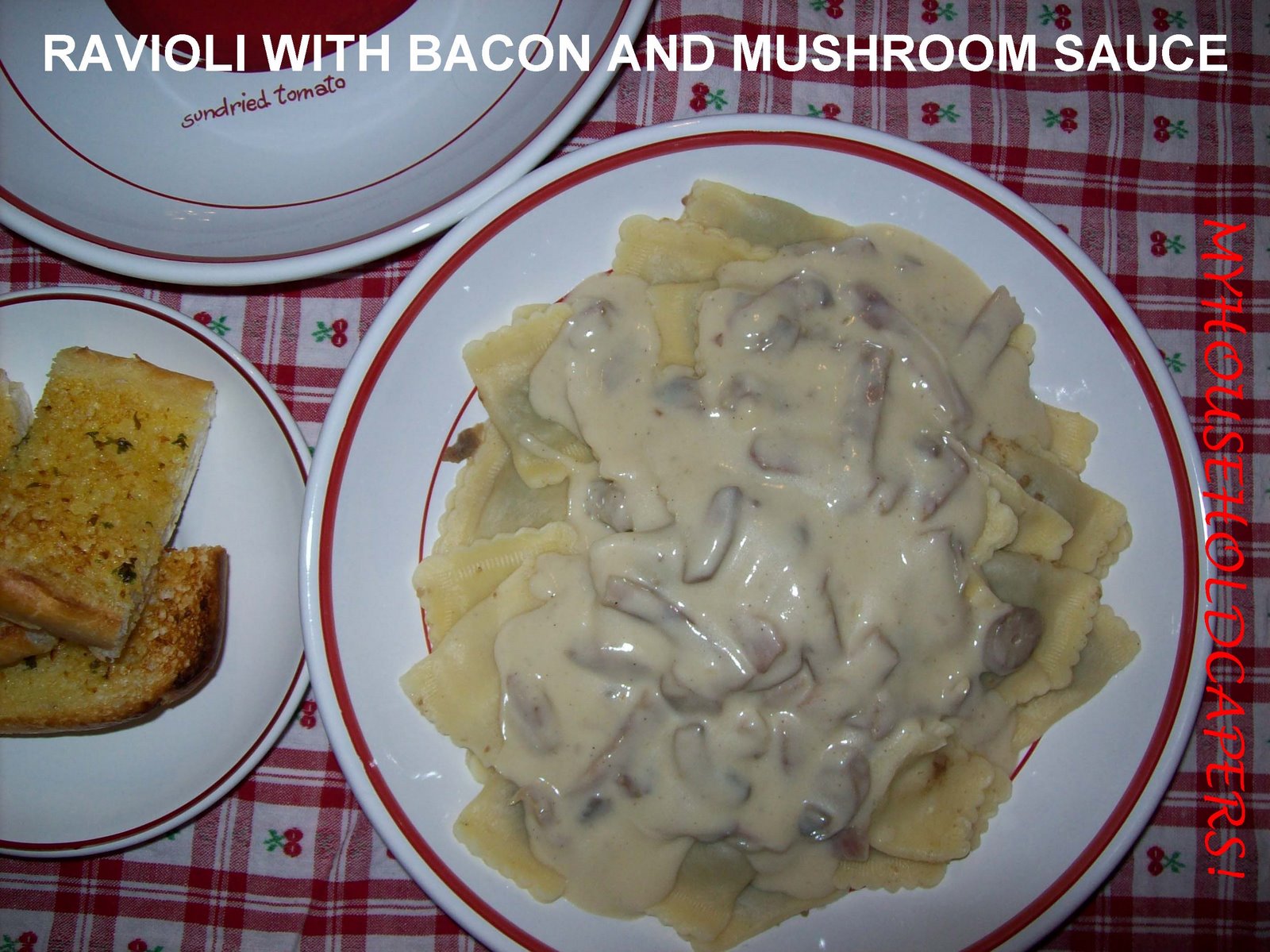 [Ravioli+with+Bacon+and+Mushroom+Sauce.jpg]