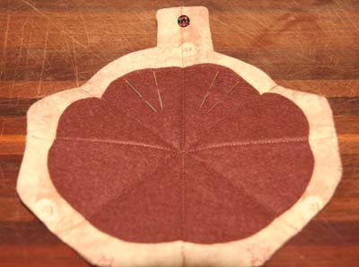 [needlecase2small.jpg]